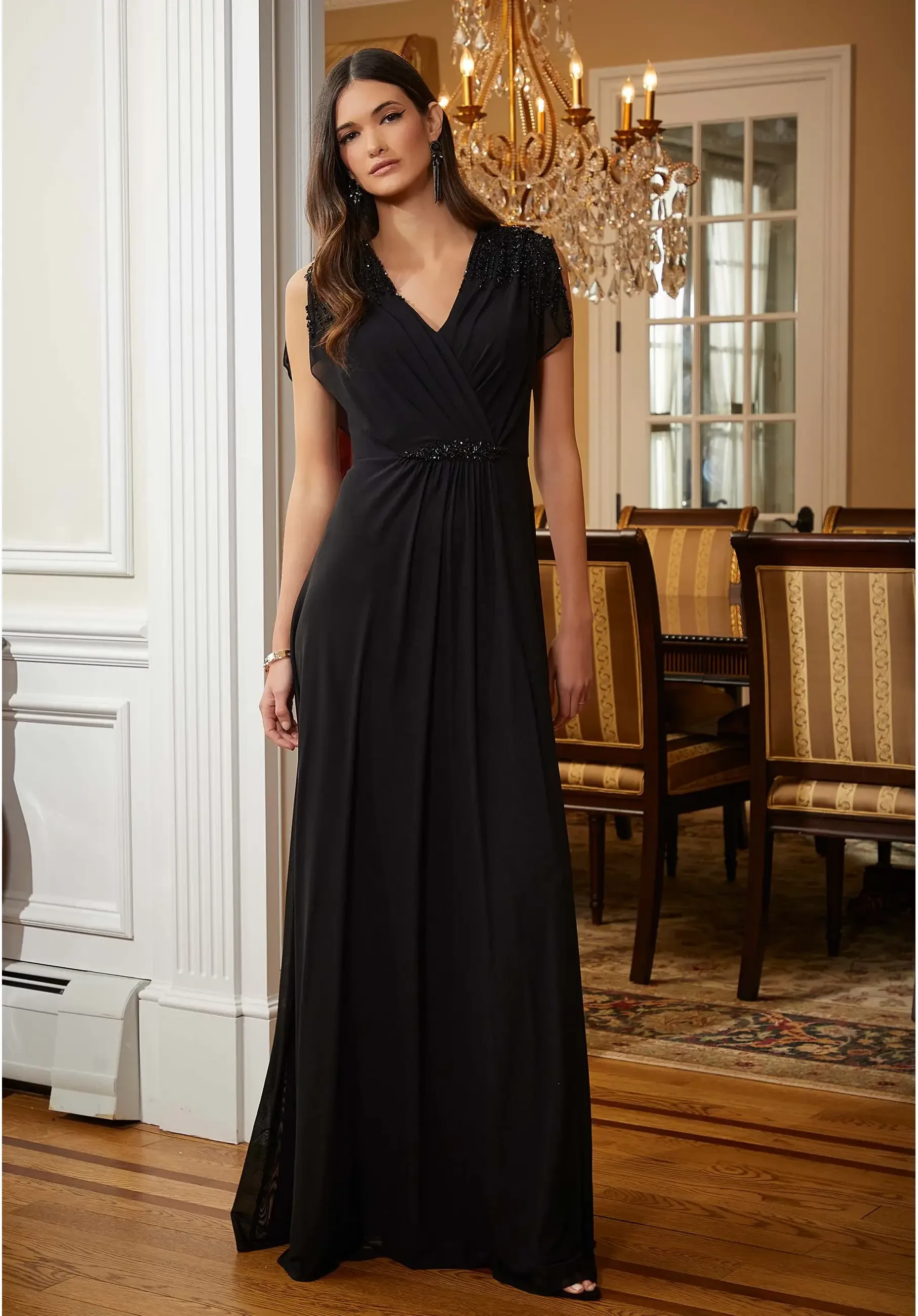 How to Choose a Mother of the Bride Dress That Complements the Wedding Party. Mobile Image