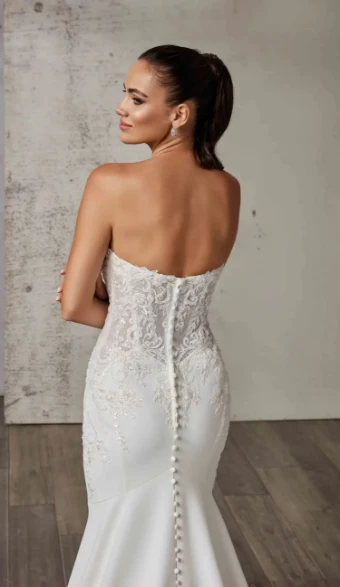 EK1804 #3 Ivory thumbnail