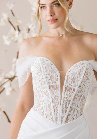 1050008 #1 thumbnail